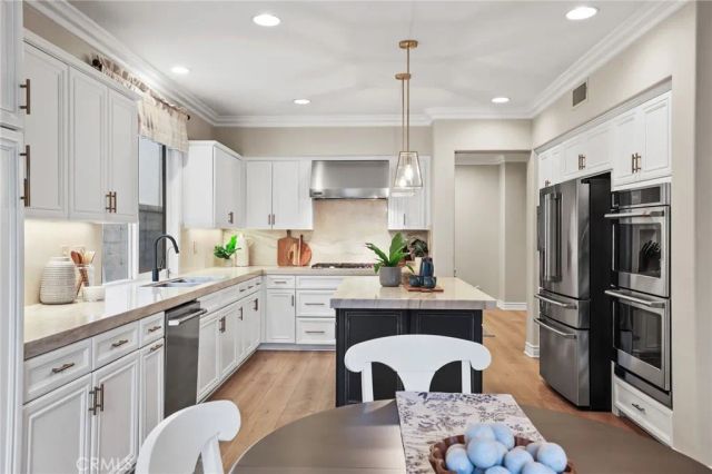 18692 Calera Drive, Huntington Beach, CA 92648