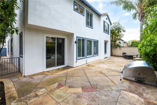 18692 Calera Drive, Huntington Beach, CA 92648