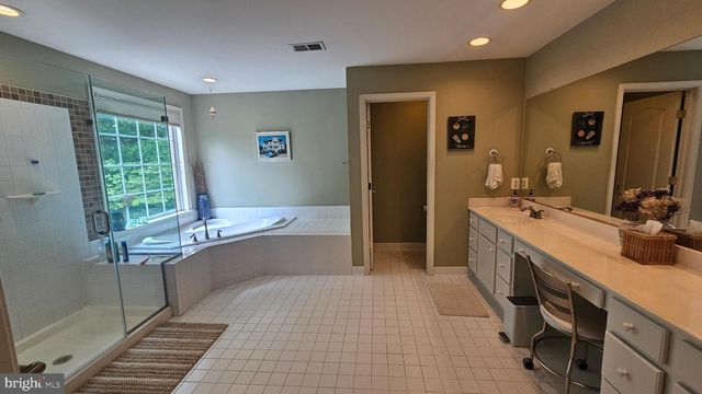 6107 TRACEYS OVERLOOK RD, Tracys Landing, MD 20779