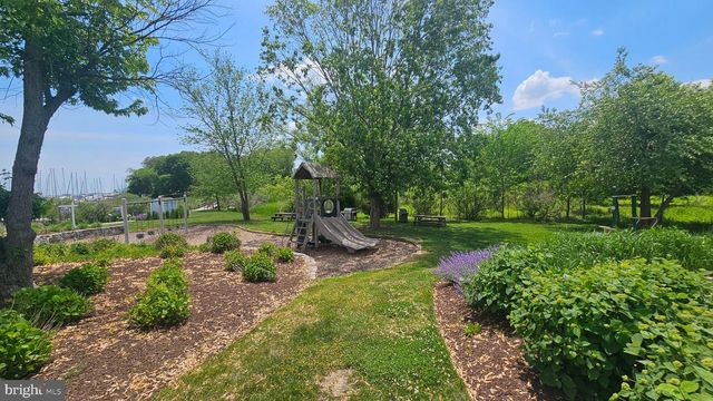 6107 TRACEYS OVERLOOK RD, Tracys Landing, MD 20779