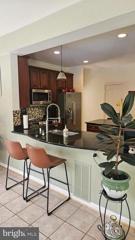 6107 TRACEYS OVERLOOK RD, Tracys Landing, MD 20779