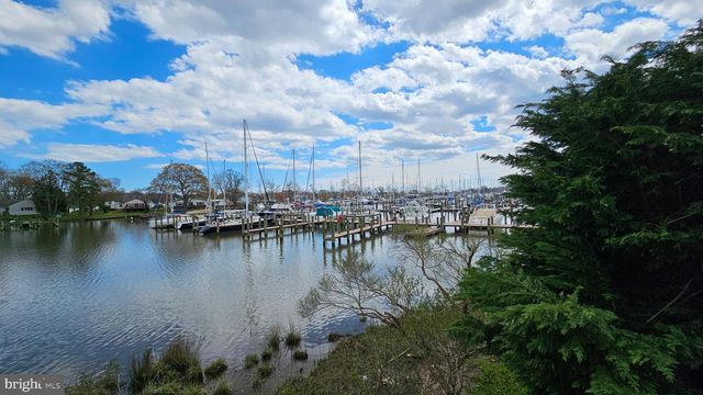 6107 TRACEYS OVERLOOK RD, Tracys Landing, MD 20779