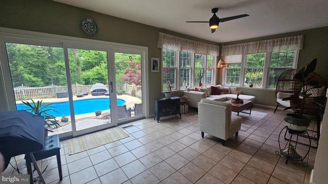 6107 TRACEYS OVERLOOK RD, Tracys Landing, MD 20779