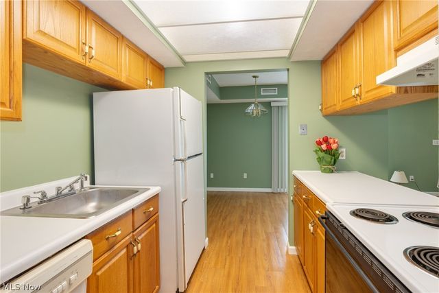 10362 Independence Drive 19B, North Royalton, OH 44133