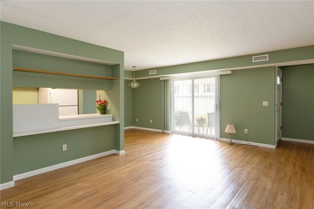 10362 Independence Drive 19B, North Royalton, OH 44133