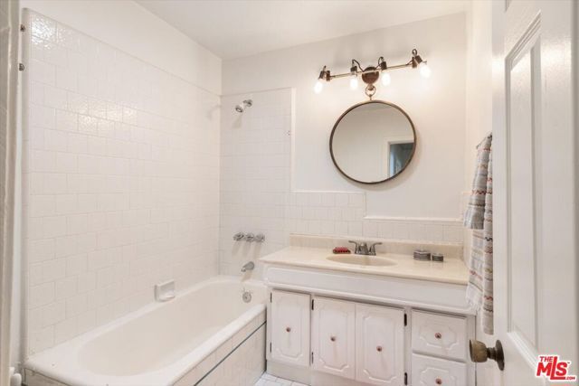 4038 W 59th Place, Los Angeles, CA 90043