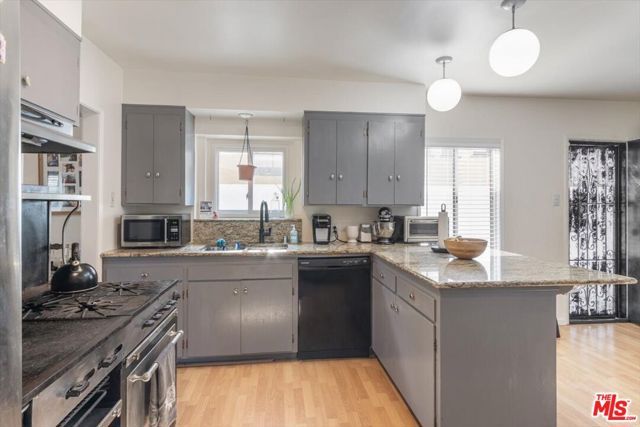 4038 W 59th Place, Los Angeles, CA 90043