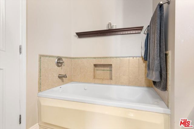 4038 W 59th Place, Los Angeles, CA 90043