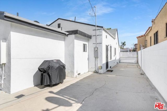 4038 W 59th Place, Los Angeles, CA 90043