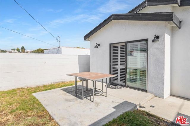 4038 W 59th Place, Los Angeles, CA 90043