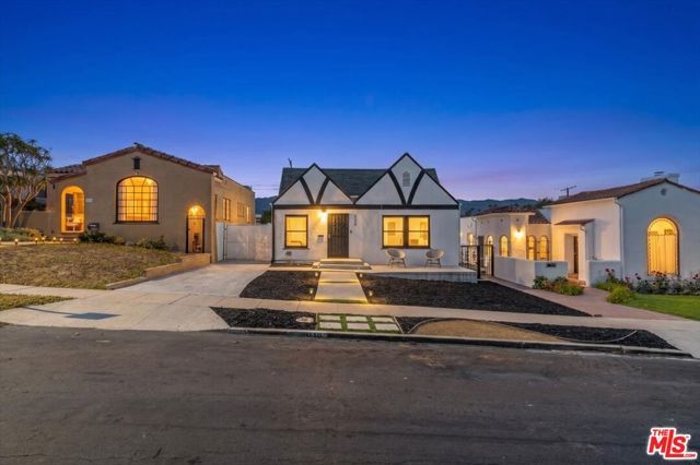 4038 W 59th Place, Los Angeles, CA 90043