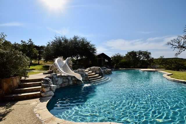 277 Stablewood Springs Dr # 14, Ingram, TX 78025