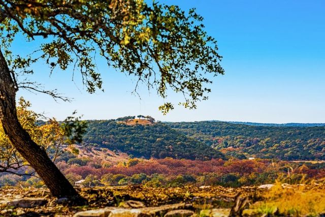 277 Stablewood Springs Dr # 14, Ingram, TX 78025