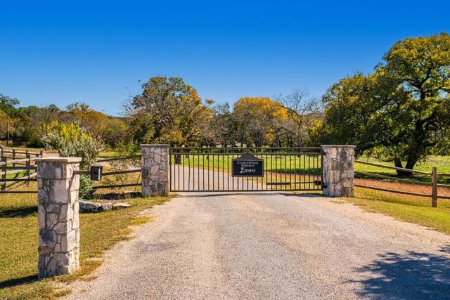 277 Stablewood Springs Dr # 14, Ingram, TX 78025