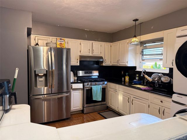 1111 Franklin Avenue, North Valley Stream, NY 11580
