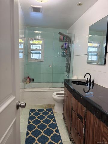 1111 Franklin Avenue, North Valley Stream, NY 11580