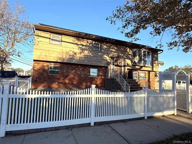 1111 Franklin Avenue, North Valley Stream, NY 11580