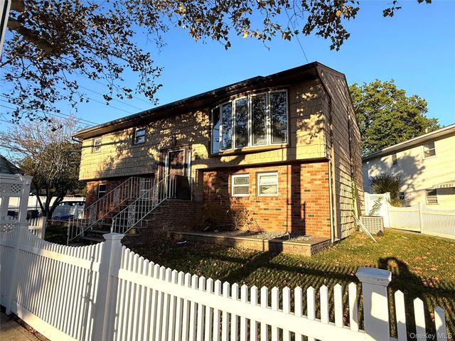 1111 Franklin Avenue, North Valley Stream, NY 11580