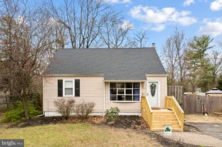 118 E 10TH AVE, Pine Hill, NJ 08021