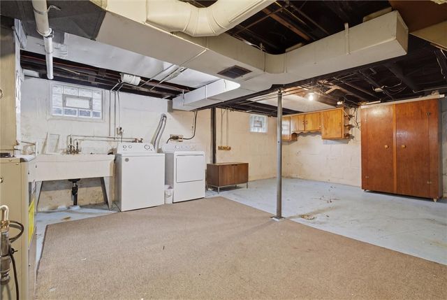 724 Saint Clair Avenue, Jeannette, PA 15644