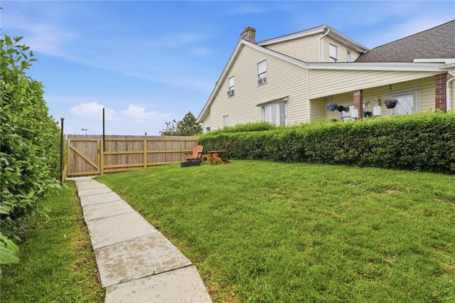 724 Saint Clair Avenue, Jeannette, PA 15644