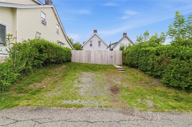 724 Saint Clair Avenue, Jeannette, PA 15644
