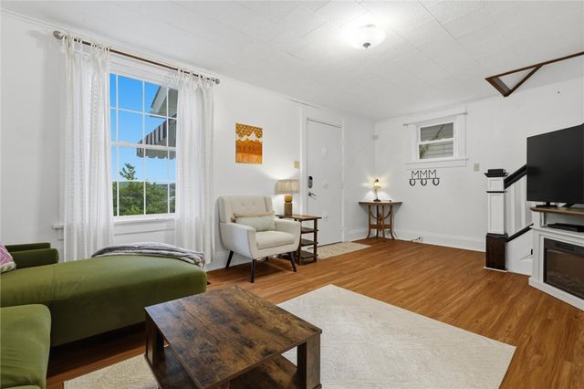 724 Saint Clair Avenue, Jeannette, PA 15644
