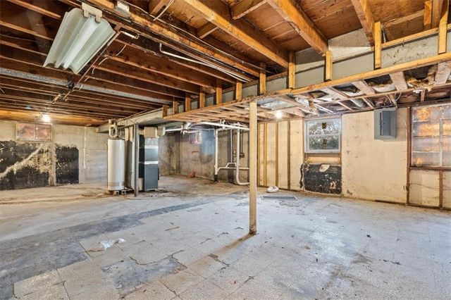 225 E Whittier Street, Kansas City, MO 64119