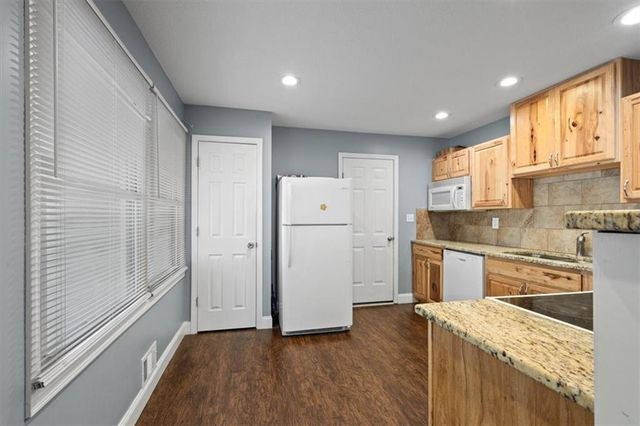 225 E Whittier Street, Kansas City, MO 64119