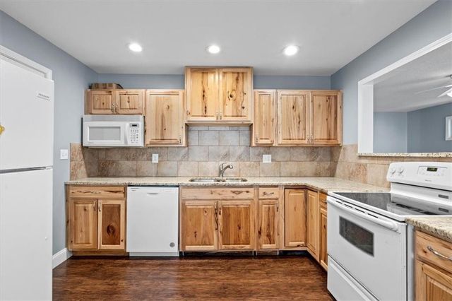 225 E Whittier Street, Kansas City, MO 64119