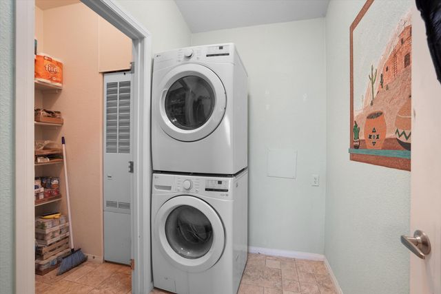 213 Sunrise Bluffs Drive, Belen, NM 87002