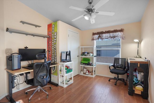 213 Sunrise Bluffs Drive, Belen, NM 87002