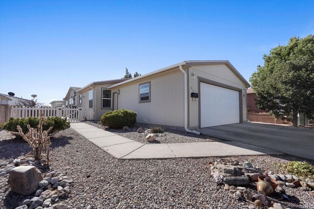 213 Sunrise Bluffs Drive, Belen, NM 87002