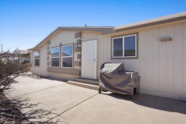 213 Sunrise Bluffs Drive, Belen, NM 87002