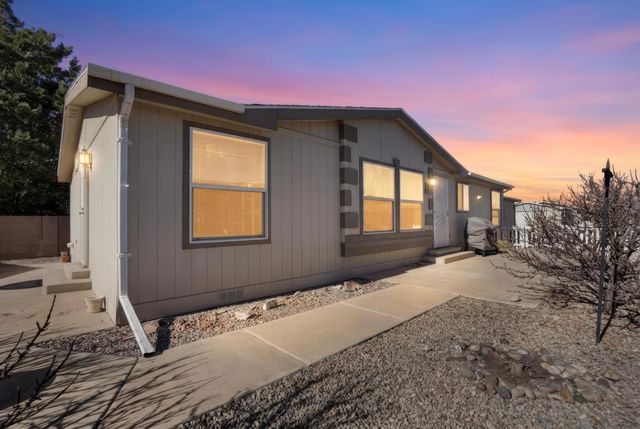 213 Sunrise Bluffs Drive, Belen, NM 87002