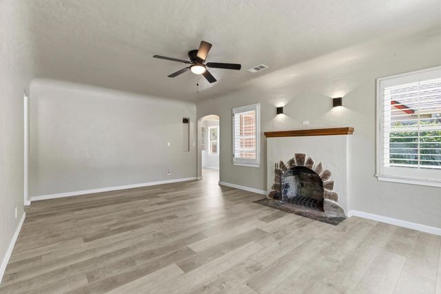 219 Sunset Blvd, Modesto, CA 95351