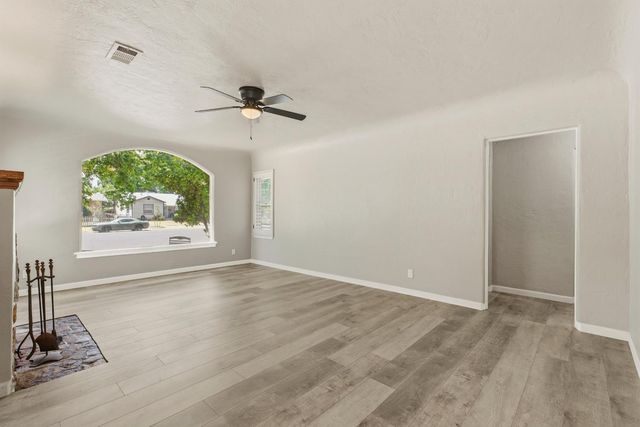 219 Sunset Blvd, Modesto, CA 95351