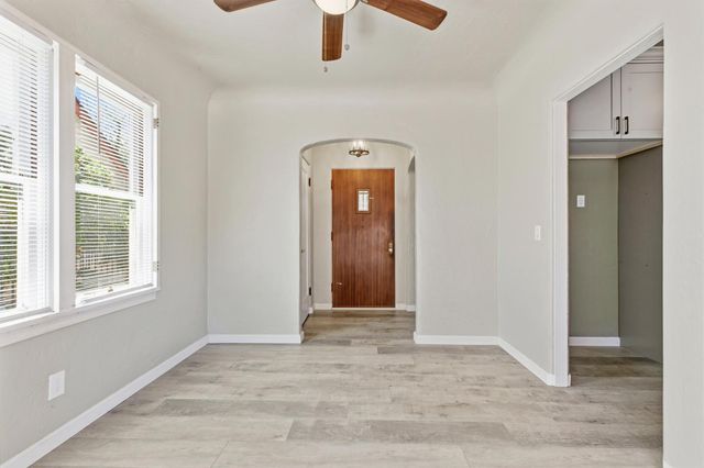 219 Sunset Blvd, Modesto, CA 95351