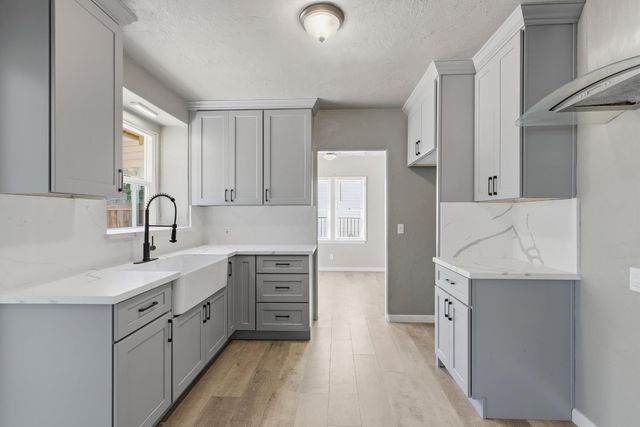 219 Sunset Blvd, Modesto, CA 95351