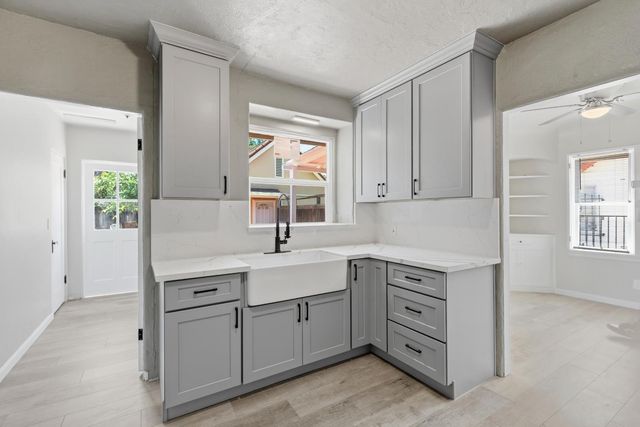219 Sunset Blvd, Modesto, CA 95351