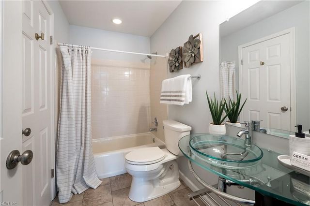 4802 Bay Landing DR, Virginia Beach, VA 23455