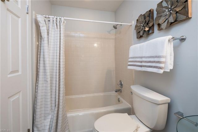 4802 Bay Landing DR, Virginia Beach, VA 23455