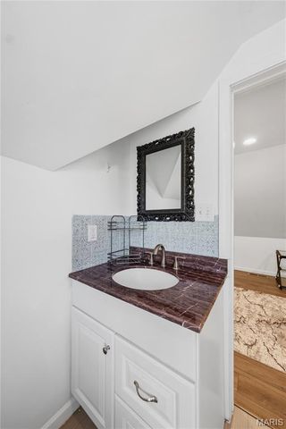 210 Horn Avenue, St Louis, MO 63125