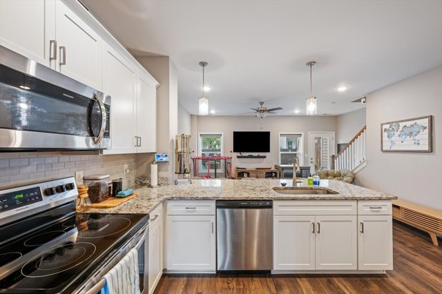 2738 Wind Gap Dr, Columbia, TN 38401