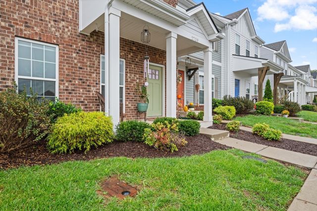 2738 Wind Gap Dr, Columbia, TN 38401