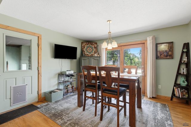 3518 BROOKSIDE DR, Rapid City, SD 57702
