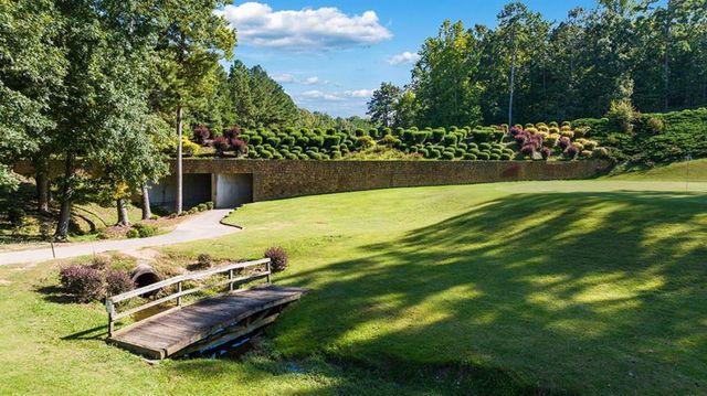 131 Landsdowne Way, Cartersville, GA 30120