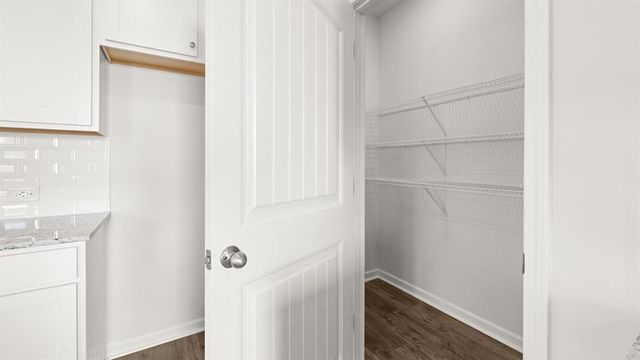 131 Landsdowne Way, Cartersville, GA 30120