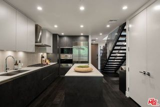 724 N Croft Avenue 313, Los Angeles, CA 90069