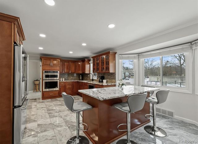 15500 Millar Road, Clinton Township, MI 48036